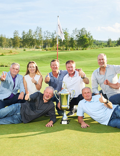 Команда Strawberry Fields являлась двукратными победителями Межклубного Чемпионата Masters 55+ в 2023 и 2024 гг.